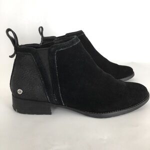 UGG Black Suede Chelsea Boots Women’s Size 8.5 Short Ankle Boots